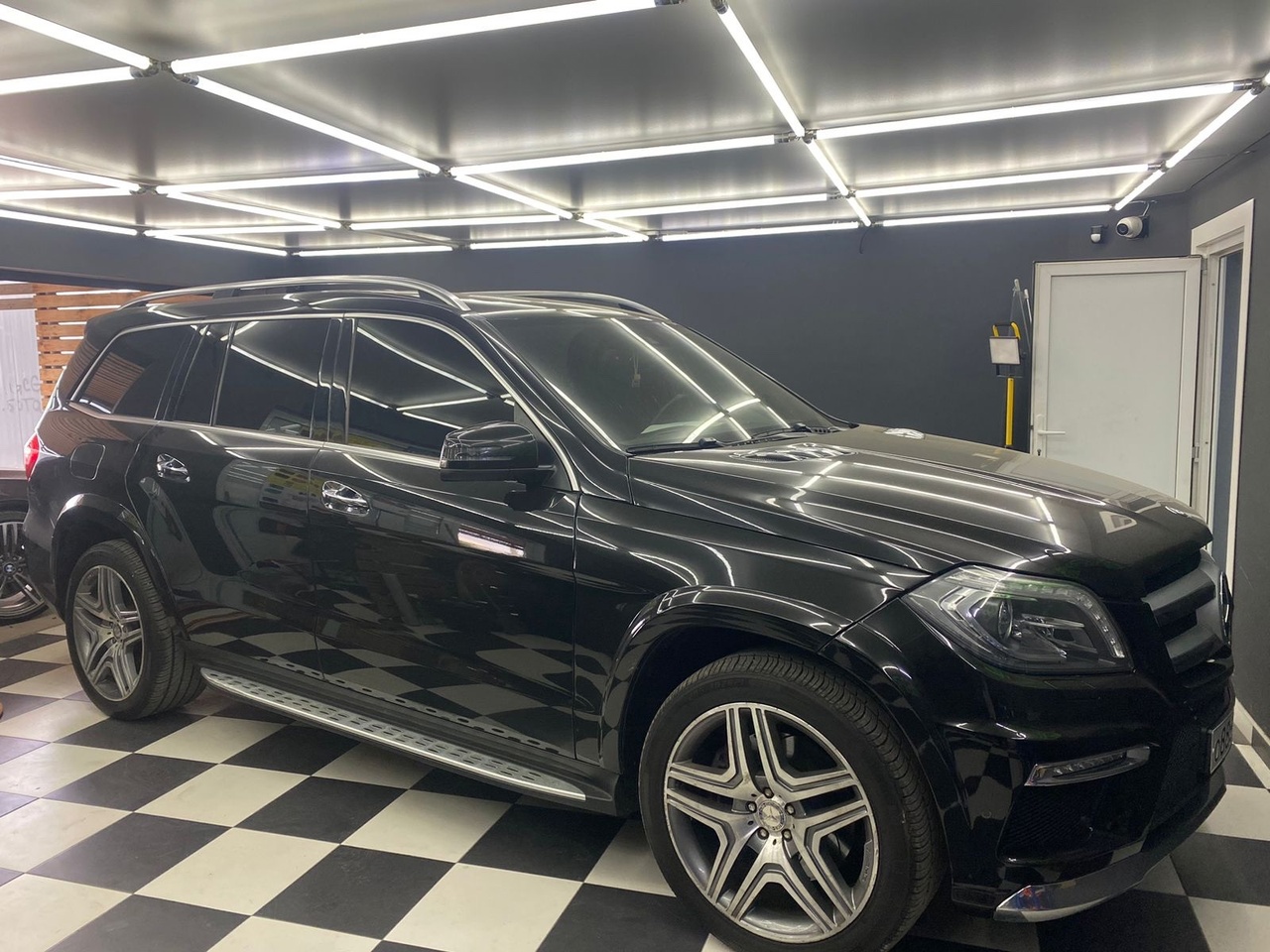 Установка аудио системы в автомобиль Mercedes-Benz GL X166