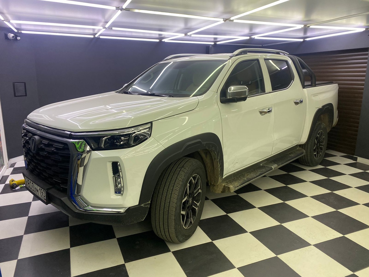 Установка аудио системы и шумоизоляция дверей в автомобиле Changan Hunter Plus