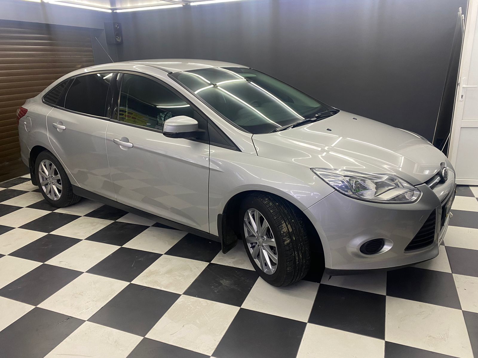 Замена штатной магнитолы на головное устройство Android от компании Teyes CC3 2K 6/128Gb в Ford Focus 3