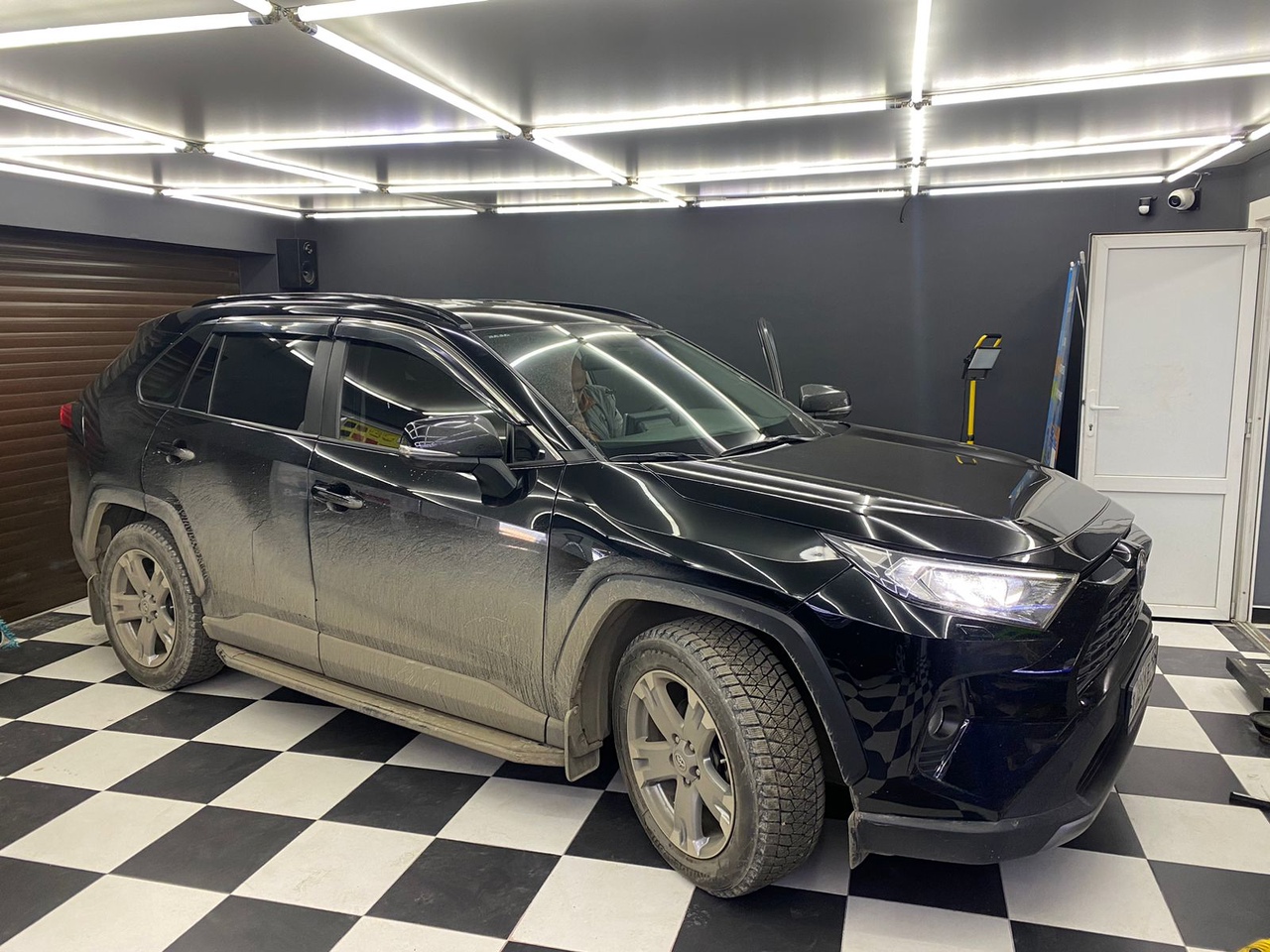 Замена штатной магнитолы на головное устройство Android от компании S8 ProMax 4/32Gb в Toyota RAV4