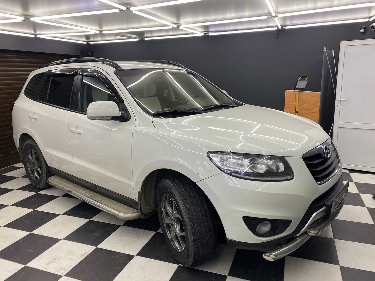 Замена штатной магнитолы на головное устройство Android от компании Teyes CC3 2K 4/32Gb в Hyundai Santa Fe